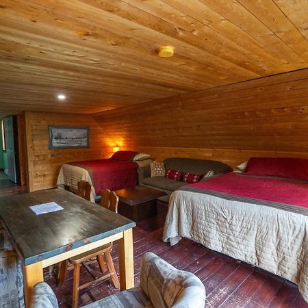 L'Auberge Refuge Du Trappeur Saint Mathieu Du Parc Ngoại thất bức ảnh