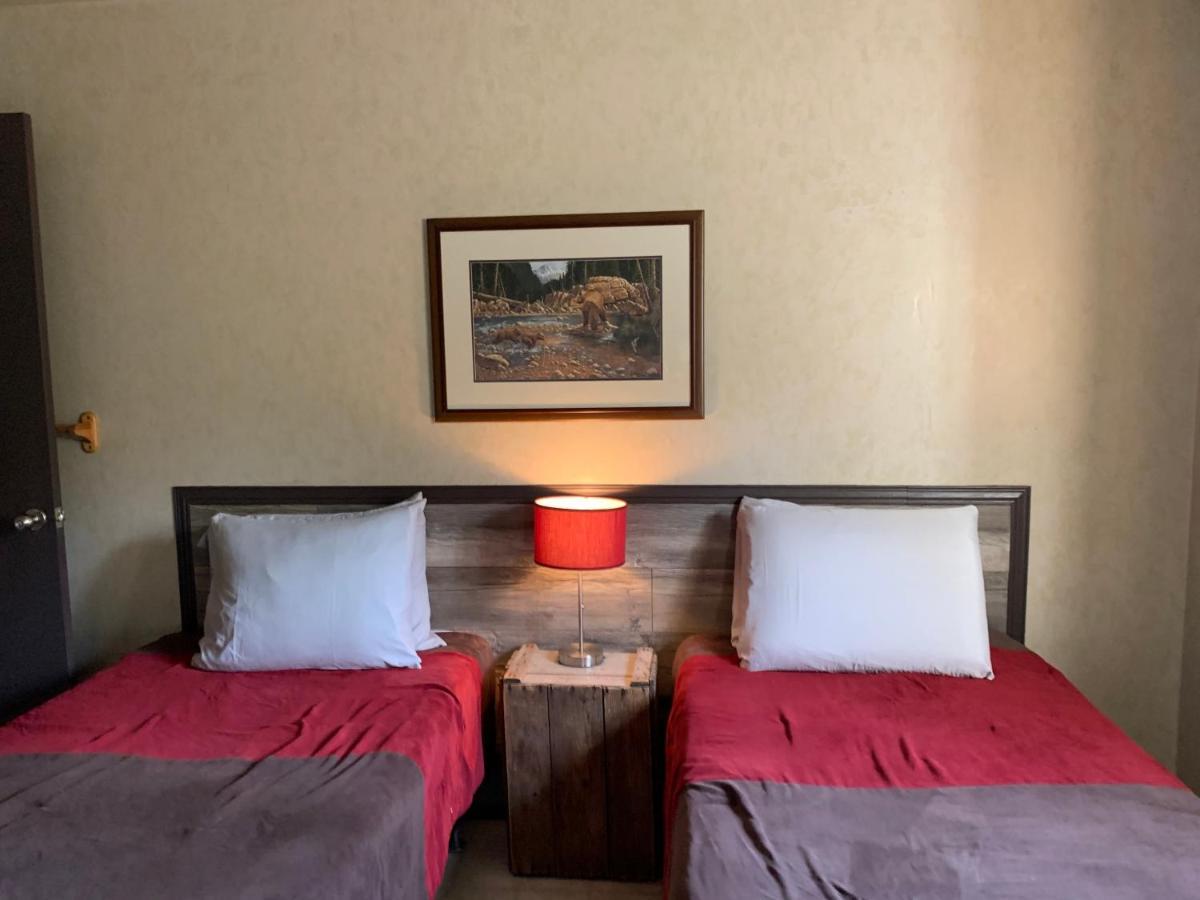 L'Auberge Refuge Du Trappeur Saint Mathieu Du Parc Ngoại thất bức ảnh