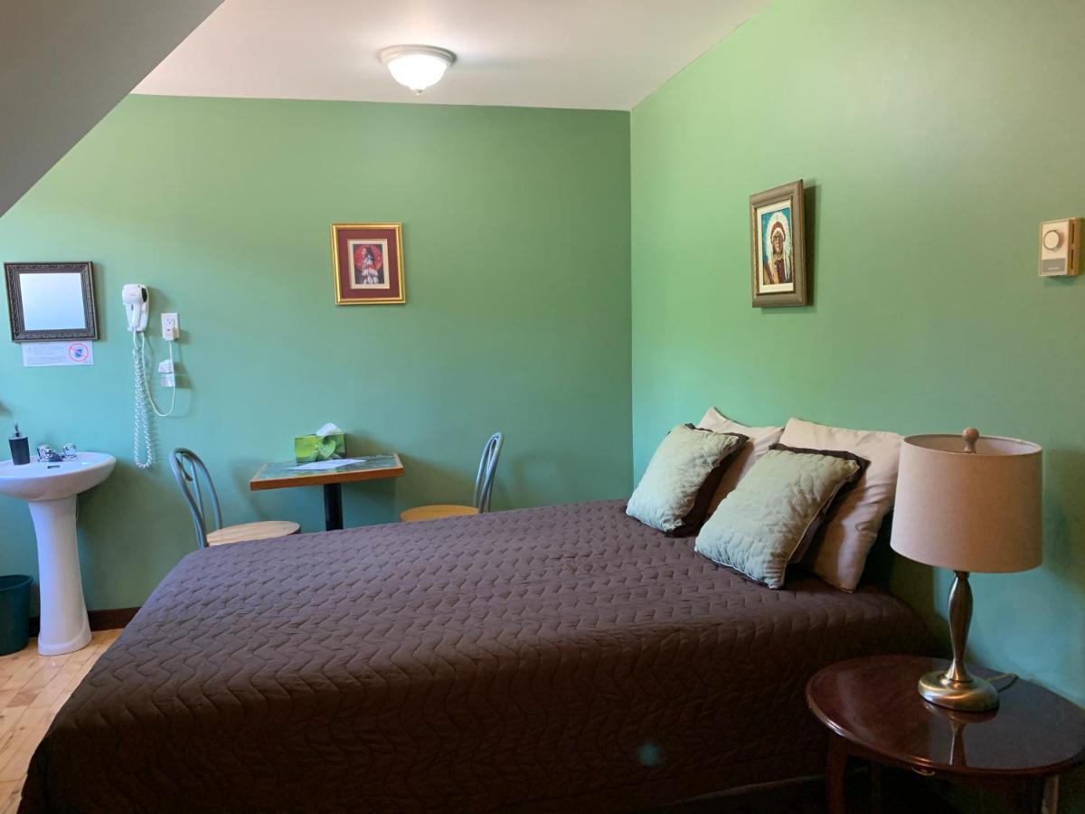 L'Auberge Refuge Du Trappeur Saint Mathieu Du Parc Ngoại thất bức ảnh