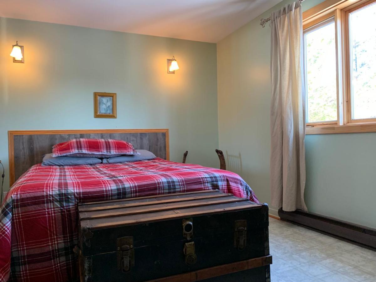 L'Auberge Refuge Du Trappeur Saint Mathieu Du Parc Ngoại thất bức ảnh