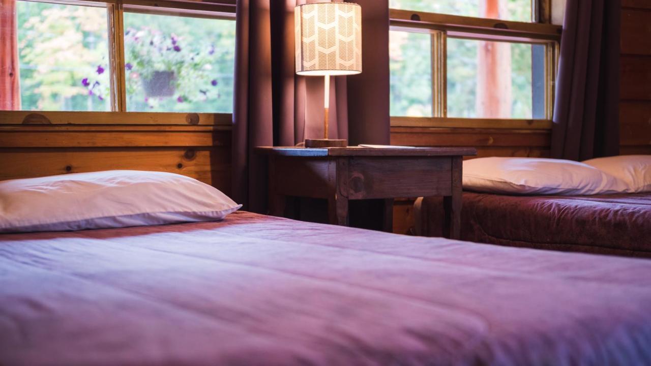 L'Auberge Refuge Du Trappeur Saint Mathieu Du Parc Ngoại thất bức ảnh